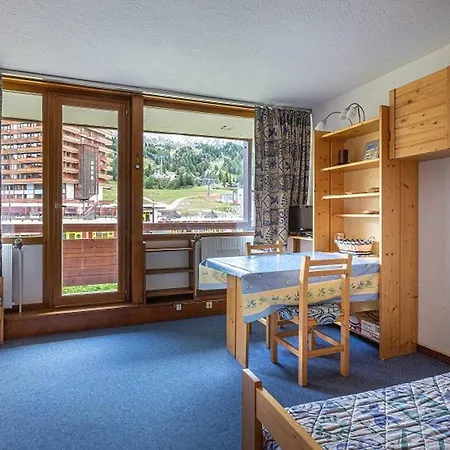 Apartment Confortable Au Pied Des Pistes A Plagne Centre Avec Balcon Ensoleille - Fr-1-351-115